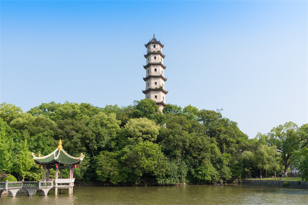 集團(tuán)戰(zhàn)略落地難，溫州集團(tuán)管控咨詢公司如何助力高效執(zhí)行？