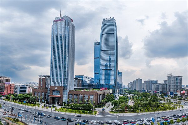 集團(tuán)子公司各自為戰(zhàn)內(nèi)耗嚴(yán)重，東莞集團(tuán)管控咨詢公司能協(xié)助解決嗎？